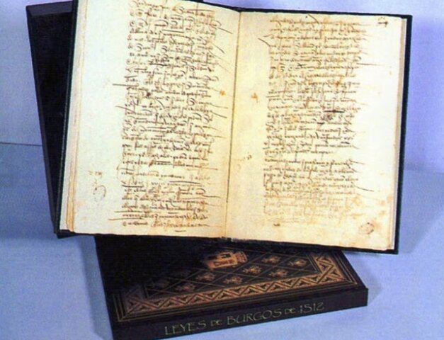 Se aprueban las Leyes de Burgos.