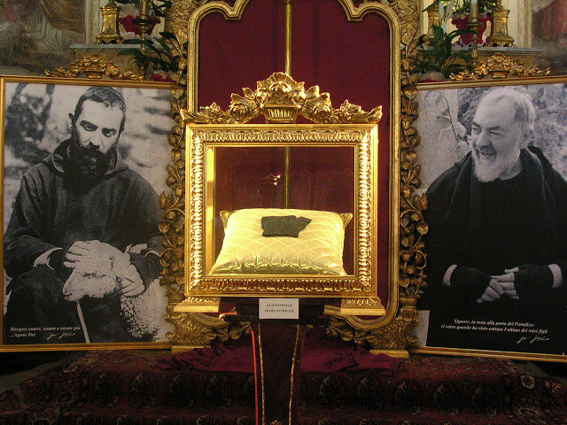 Imágenes emblemáticas y reliquias sagradas