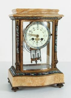 16. Reloj que proporciona la hora solar.