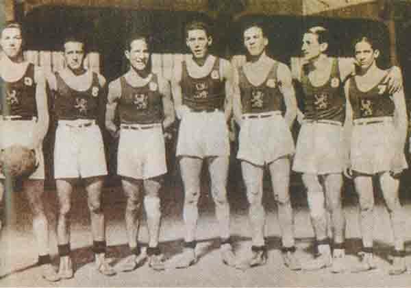 Primer medalla olímpica en un juego de conjunto.