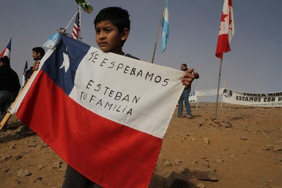 Familiares asisten al lugar de los hechos