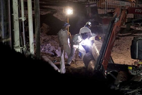 Operarios comienzan a trabajar para el rescate