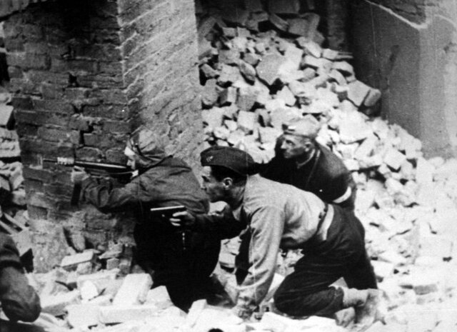 Els jueus atacan desde el Geto