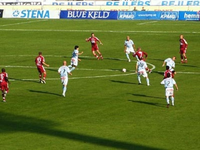 Började spela fotboll