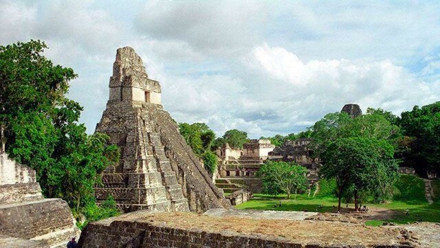 MAYAS: TIKAL