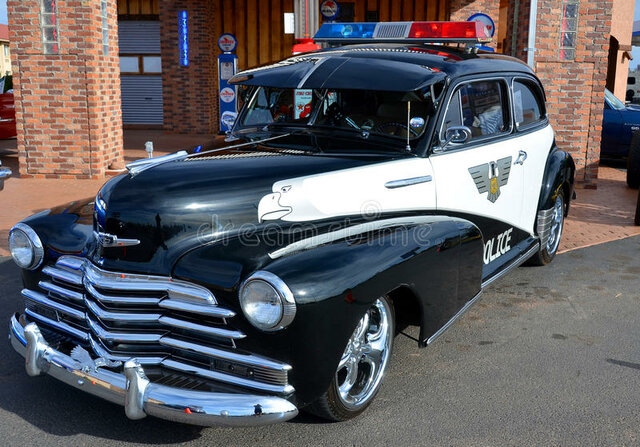 Laboratorios Bell creó la primera red de radio celular para vehículos de patrullaje