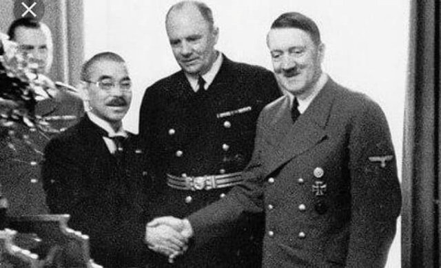 Alemanya, Itàlia i Japò firmen el pacte Tripartito