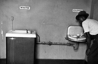 QUARTA LLEI RESTRICTIVA I DISCRIMINATÒRIA