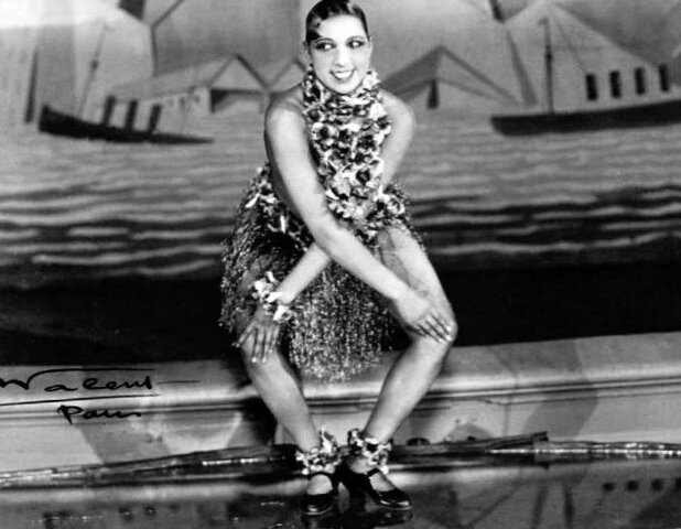 El charlestón se vuelve muy popular en todo el mundo.