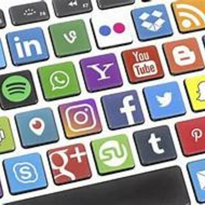 Timeline: REDES SOCIALES