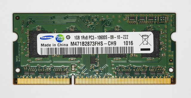 Samsung introduce la SDRAM y el SDR