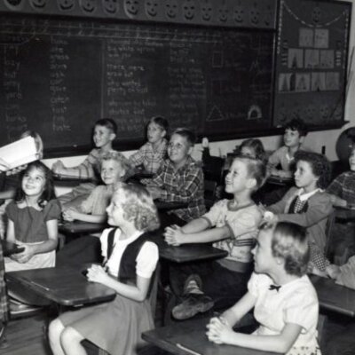 Timeline: La educación costarricense desde el siglo XX hasta la actualidad. Referencia bibliográfica: Martínez, B. (2016). Cronología de la educación costarricense. Imprenta Nacional.
