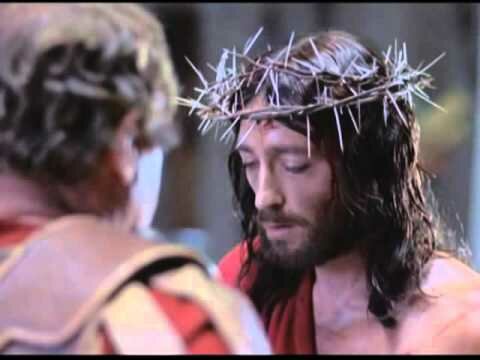 Gesù viene crocifisso