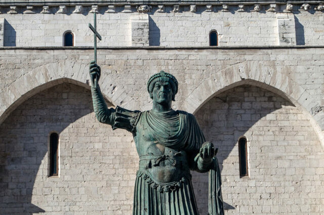 SALE AL POTERE ERACLIO