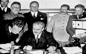 Firma del pacto de no agresión