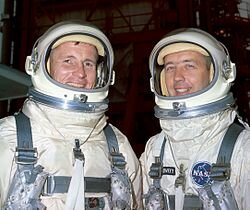 Gemini 4 (First moonwalk)