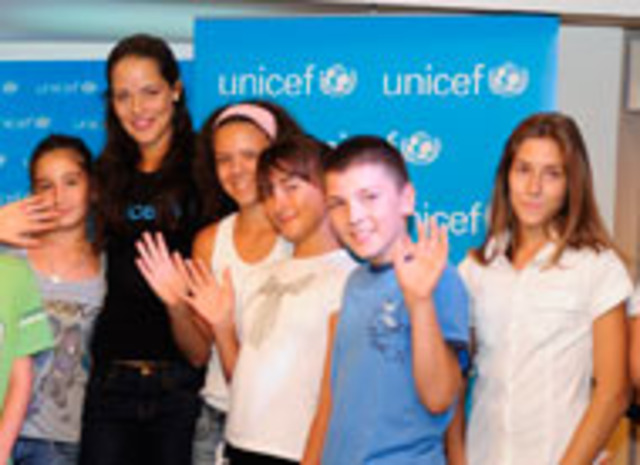 Ana Ivanovic promotes the importance of reading and education among school children
