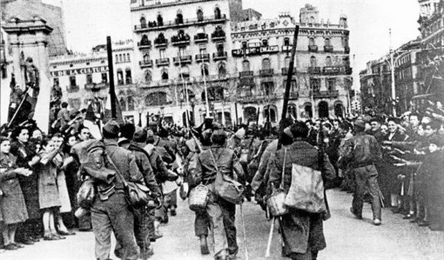 Las tropas nacionales entran en Madrid sin resistencia