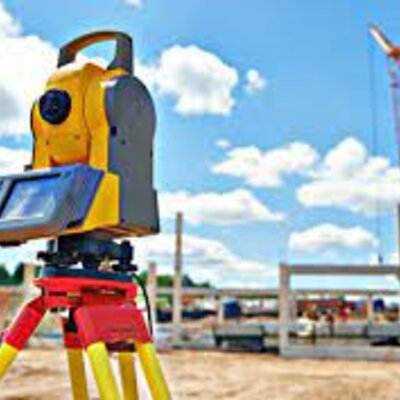 Timeline: evolución de equipos topográficos en la historia