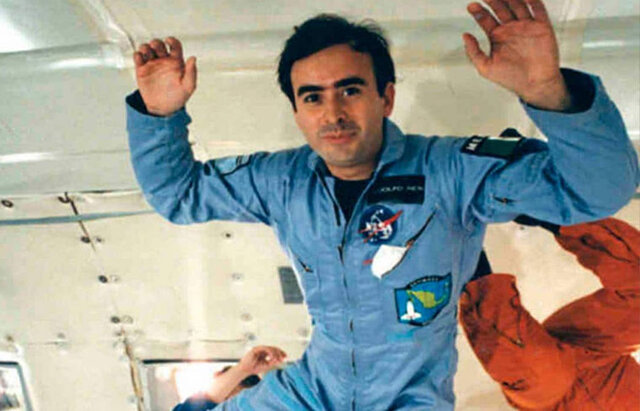 Rodolfo Neri Vela viaja al espacio