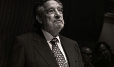 Octavio Paz gana el Premio Nobel de Literatura