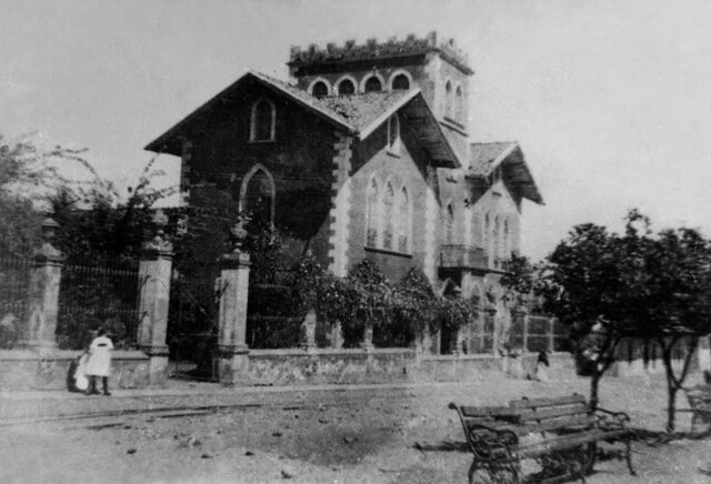 Fundación de su primer colegio