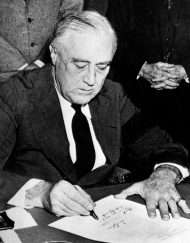 El president Roosevelt emet una declaració
