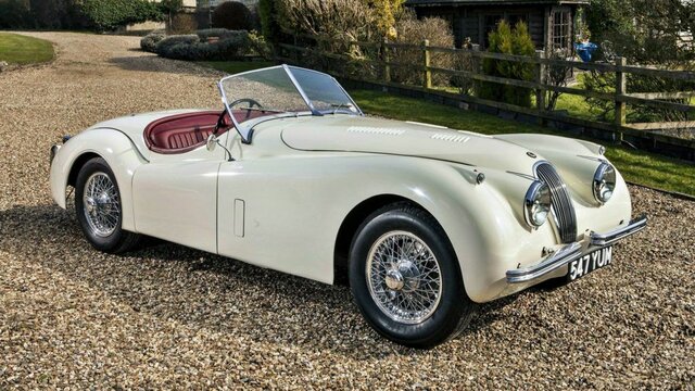 Jaguar XK 120 – 215 km/h