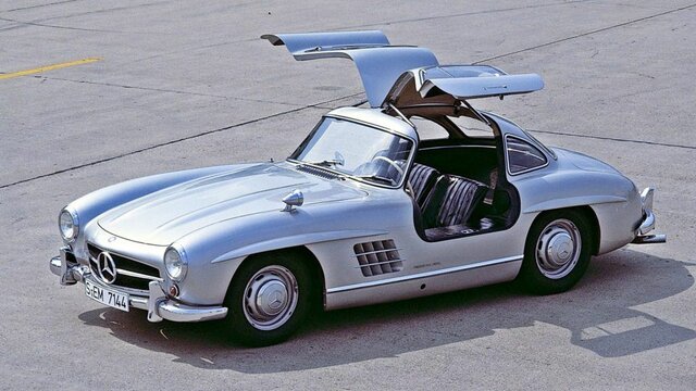 Mercedes-Benz 300SL – 246 km/h