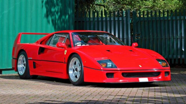 Ferrari F40 – 325 km/h