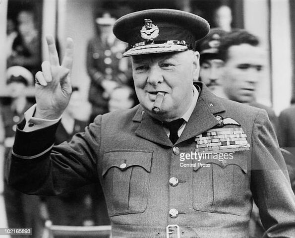 CHURCHILL ARRBA AL PODER DEL GOVERN BRITANIC