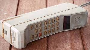 Cuando se estableció la primera llamada a larga distancia.