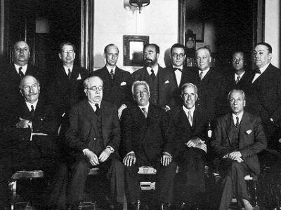 Dimisión del gobierno Azaña