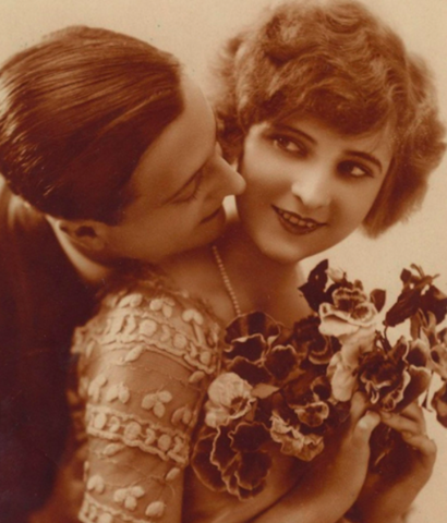 Fitzgerald marries Zelda Sayre.