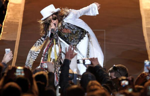 Comença la gira Europa de comiat.