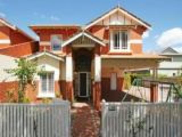 1990's Housing: Bigger Houses, Less People