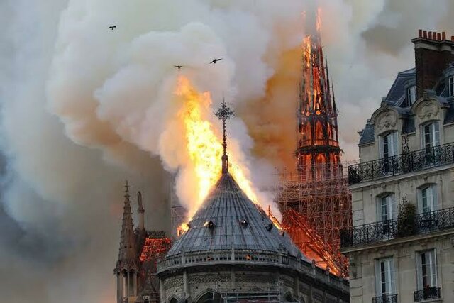 Incendio en la catedral de Notre Dame de París
