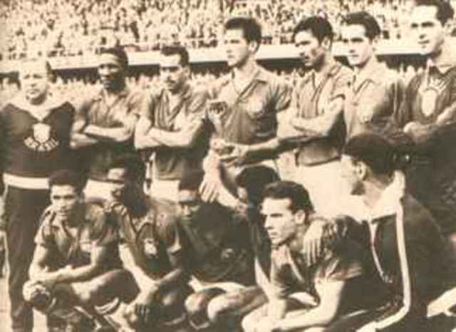 Brasil é campeão do mundo pela primeira vez