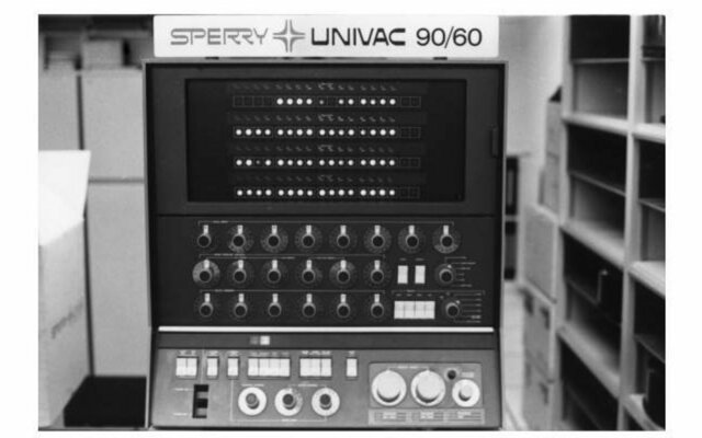 COMPUTADORA DIGITAL COMERCIAL