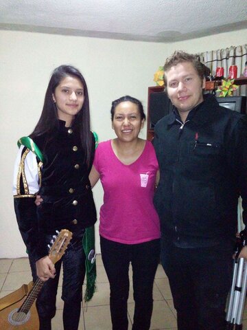 Entré a un grupo de música española