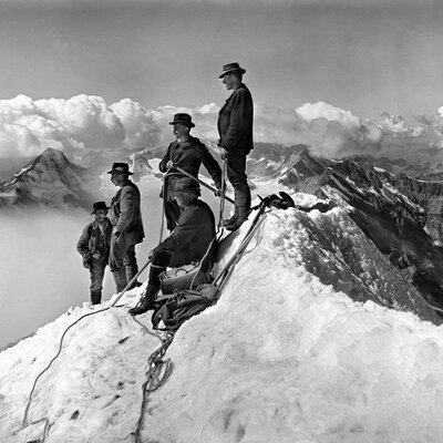 Timeline: Tourism_e91v