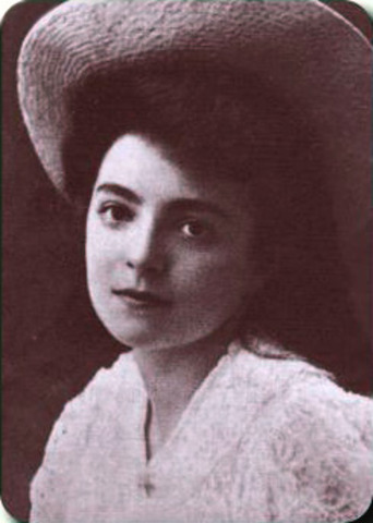 Nelly Sachs föddes