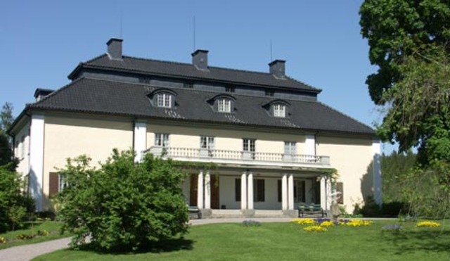 Selma Lagerlöf föds på en gård i Mårbacka