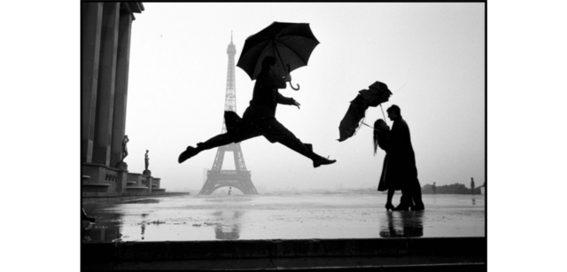Photography: Elliot Erwitt, Eiffel Tower, Paris, France, 1989