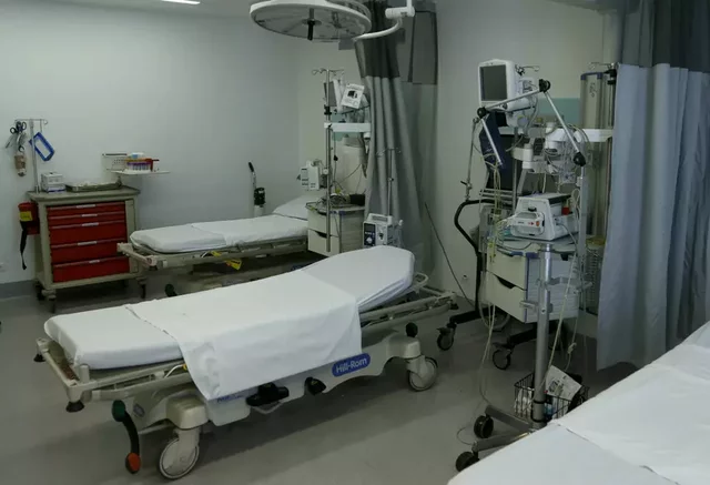 Deudas en EPS generan cierre de servicios de salud.