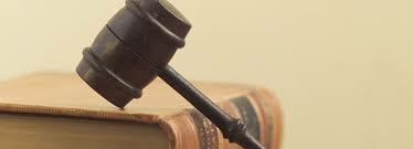 Se creó la Bolsa Mercantil y se dictó la Ley reglamentaria de corredores y martilleros.