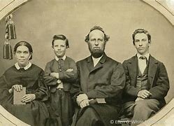 En 1860 nace el cuarto hijo de la familia John Herbert White
