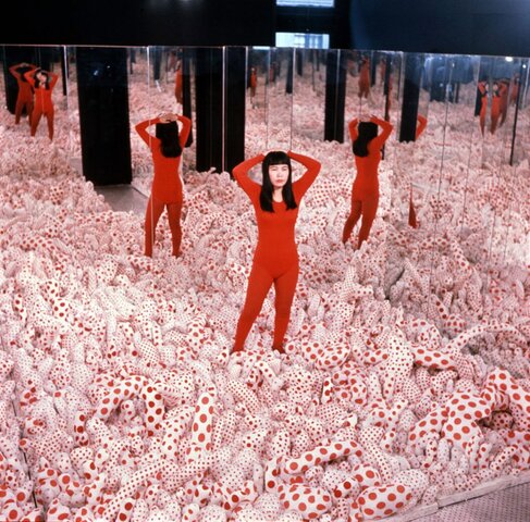 Yayoi Kusama. "Infinity Mirror Room," 1965, Louisiana Museum of Modern Art, Humlebaek, Louisiana.