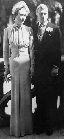 The monarcy expierenced a serious crisis