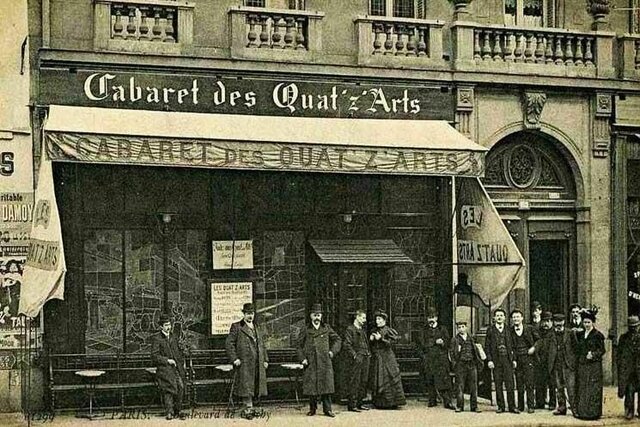 Se traslada a París